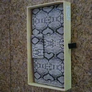 Terzetto White Snake All leather wallet with Box (Never Used)